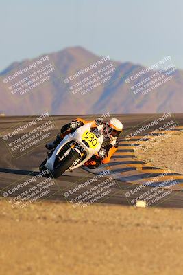 media/Dec-16-2023-CVMA (Sat) [[bb38a358a2]]/Race 13 Amateur Supersport Middleweight/